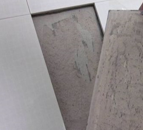 金口河瓷砖空鼓维修公司分享瓷砖铺贴时如果打浆（即涂抹在瓷砖背面和基层上的砂浆或瓷砖胶）过少，会带来以下问题